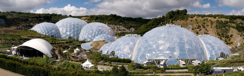 File:Eden Project geodesic domes panorama.jpg